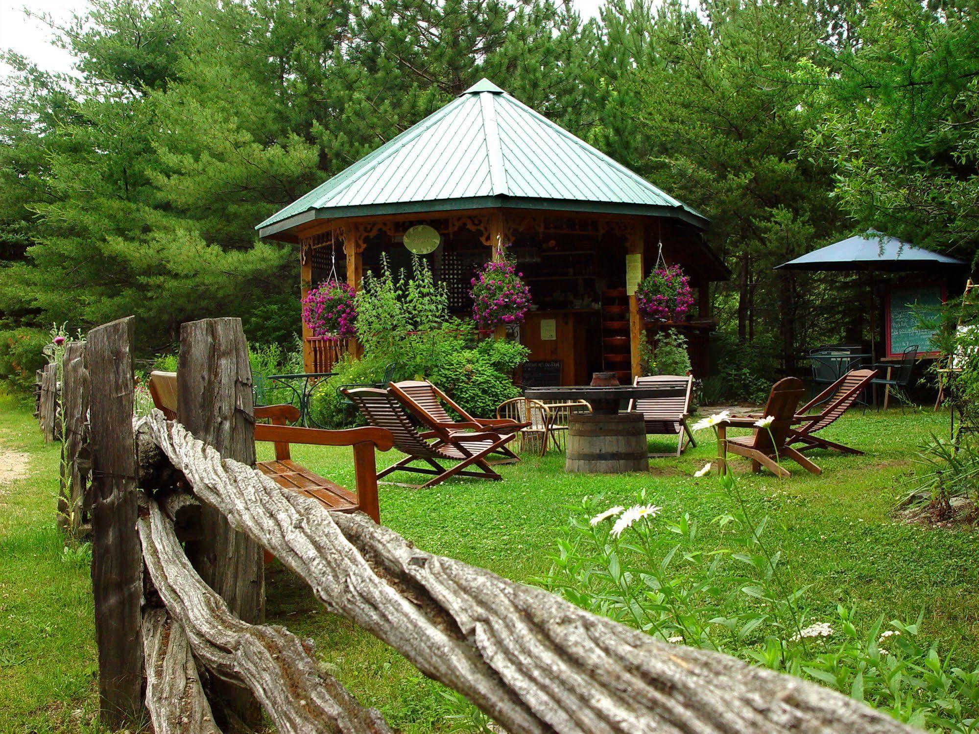 Jardins De L'Achillee Millefeuille Bed and Breakfast La Conception Εξωτερικό φωτογραφία
